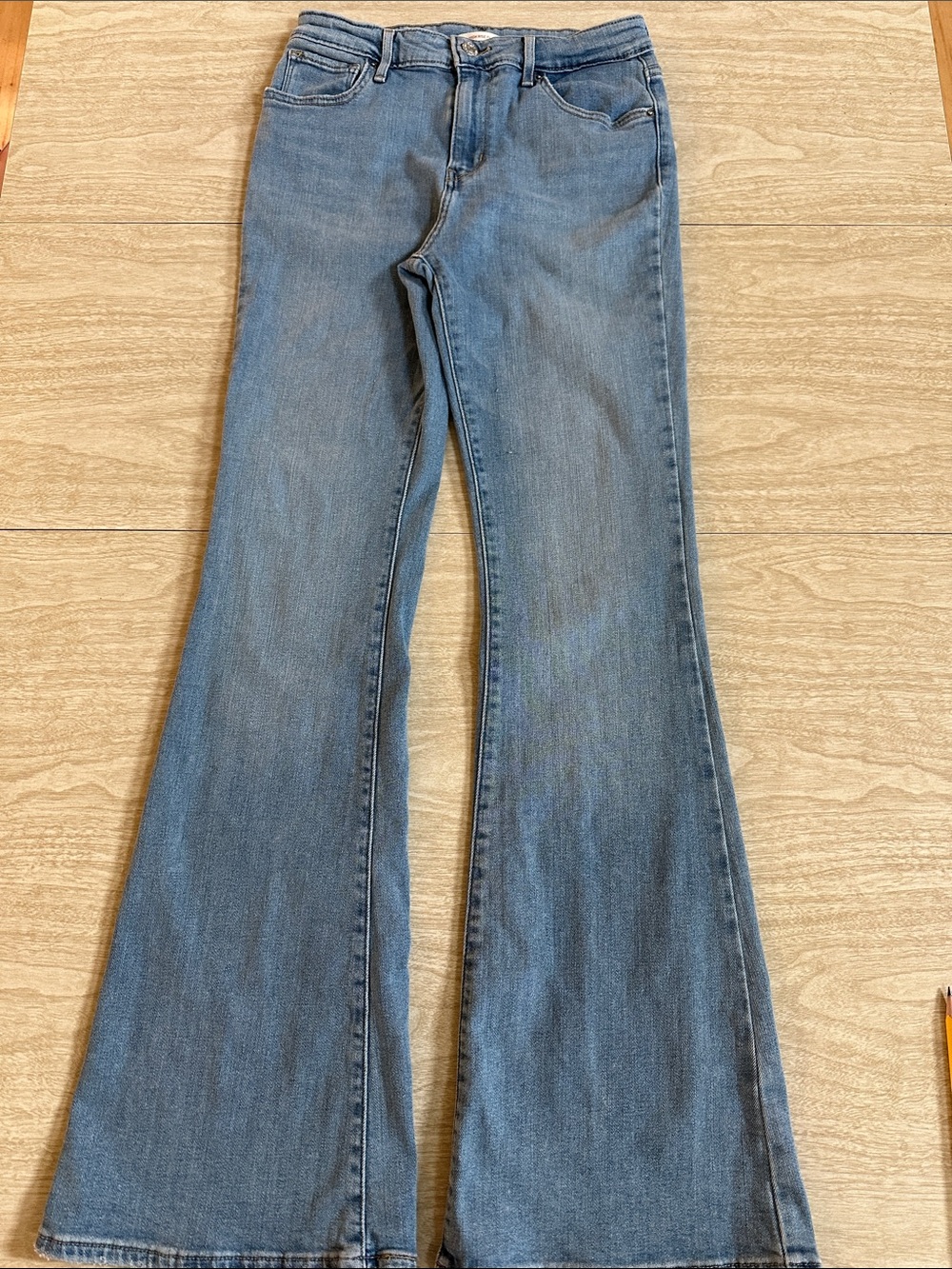 Levi’s High Rise Flare 28x32
